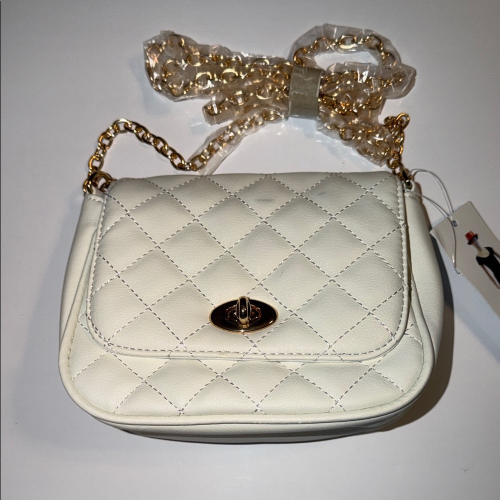 Quilted Off Whit Crossbody Bag with Gold Chain